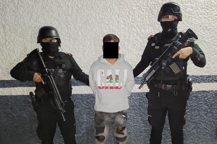 Detienen a hombre armado en Monterrey