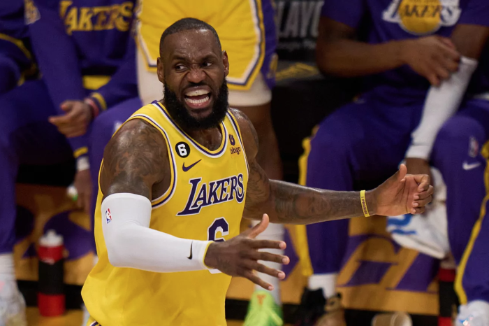 LeBron James renuncia a 51.4 MDD y renovará con Lakers