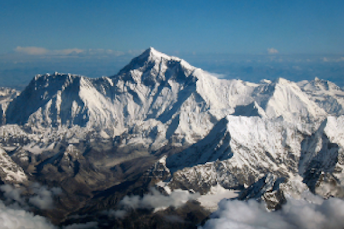   Deshielo del Everest desentierra cadáveres de escaladores