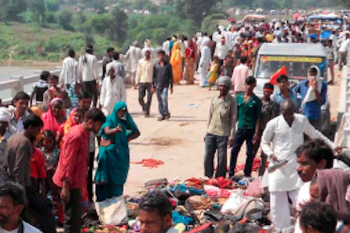India: Más de 100 personas mueren en estampi