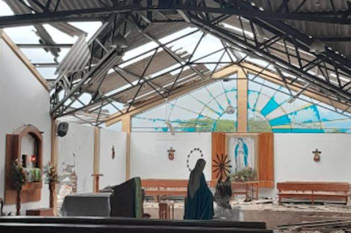 Fuerte estallido destruye parte del Templo de San José Obrero