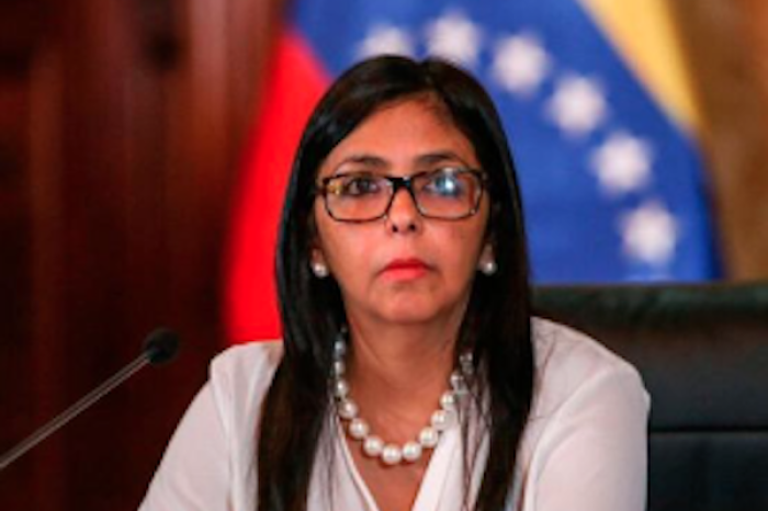 Delcy Rodríguez resulta herida por caída de árbol en Venezuela
