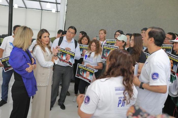 Lorena de la Garza escucha a trabajadores del Poder Judicial en medio de debate sobre la reforma