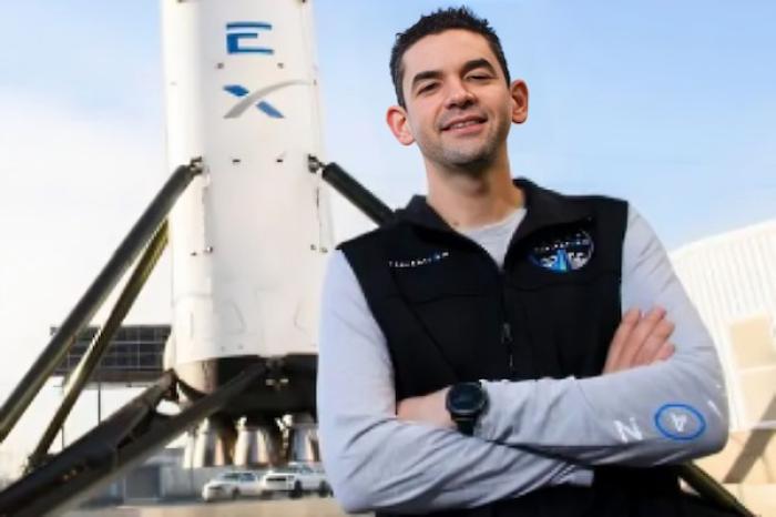 Jared Isaacman realiza la primera caminata espacial privada en la historia