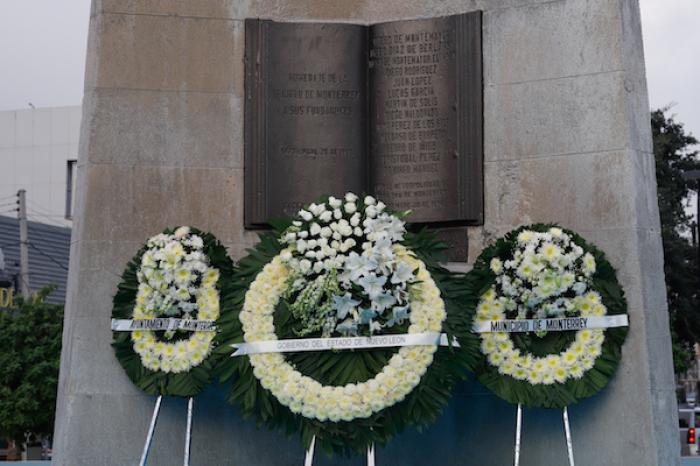 Monterrey conmemora 428 años de su fundación con ceremonia en el Obelisco