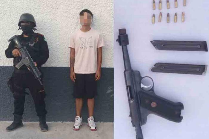 Detienen a adolescente con arma