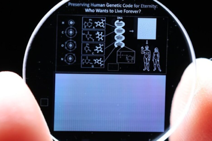  Almacenan el ADN humano en un cristal que durará miles de millones de años