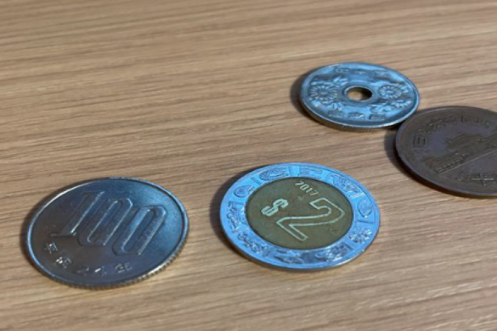  ¡Sorpresa en Japón! Monedas mexicanas causan revuelo en máquina expendedora   