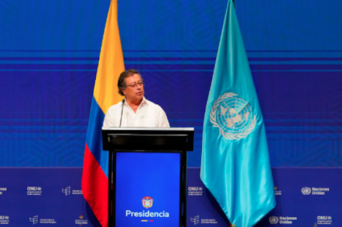 Gustavo Petro denuncia lavado de dinero en compra de Pegasus   