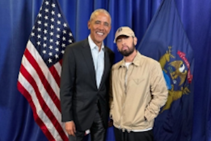 Obama y Eminem electrizan el mitin de Kamala Harris en Detroit