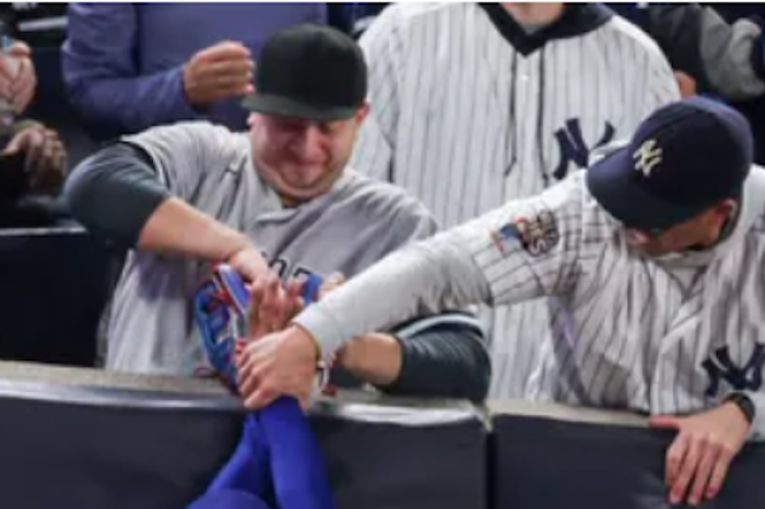 Yankees expulsan a aficionados por conducta inapropiada en la Serie Mundial