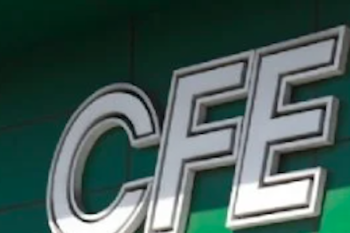 Ataque armado en oficinas de CFE en Tuxtla Gu