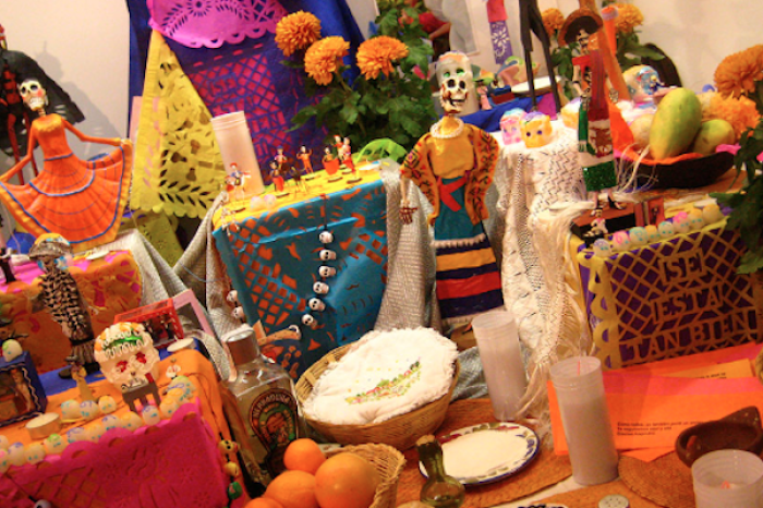 ¿Qué hacer con los alimentos de la ofrenda de Día de Muertos? Tradición y ciencia dan su veredicto