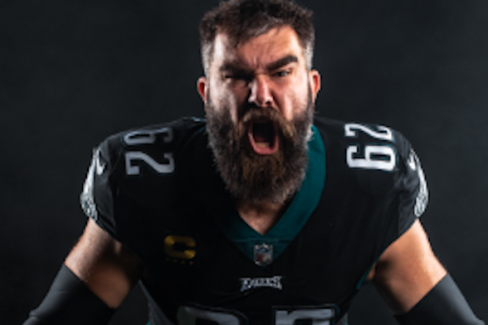 Jason Kelce, campeón de la NFL, lanza el tel