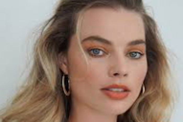 Margot Robbie da la bienvenida a su primer hi