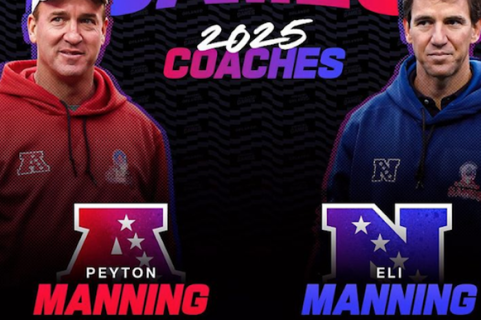 Peyton y Eli Manning regresan como entrenador