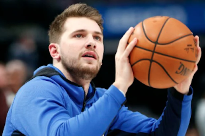 Luka Dončić sufre esguince en la muñeca de