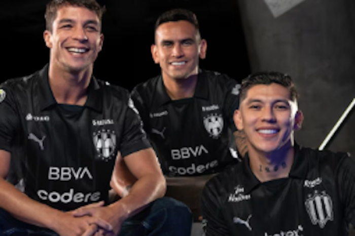 Rayados lanza jersey negro conmemorativo por 