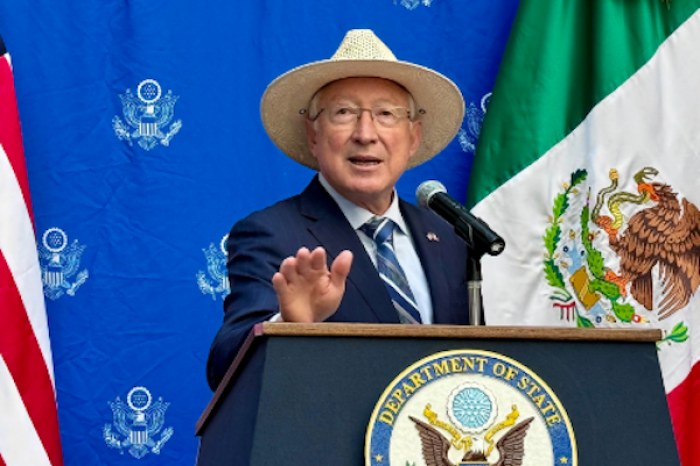 Ken Salazar advierte riesgos para el T-MEC por políticas de Donald Trump