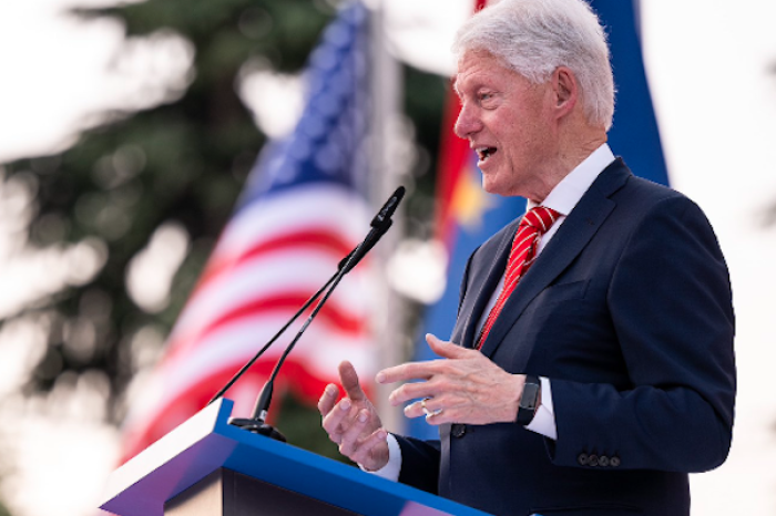 Bill Clinton hospitalizado en Washington