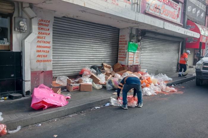 Retira Monterrey 22 toneladas de basura de la vía pública en el Centro