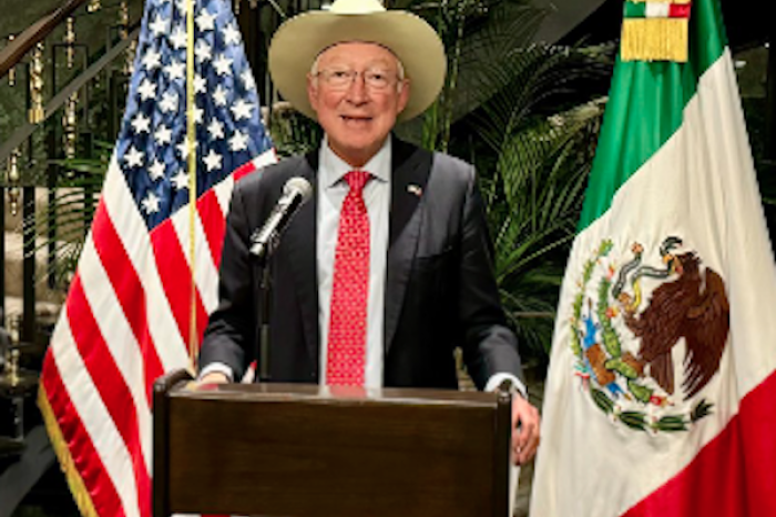 Ken Salazar se despide como embajador en Méx