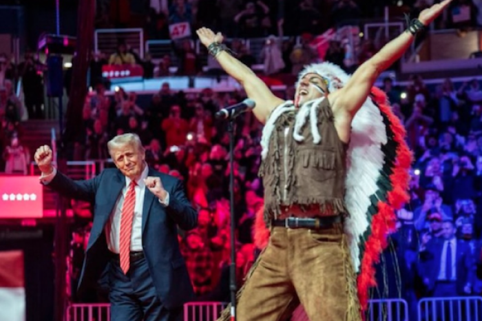 Donald Trump baila “YMCA” junto a Village People en mitin previo a su toma de posesión