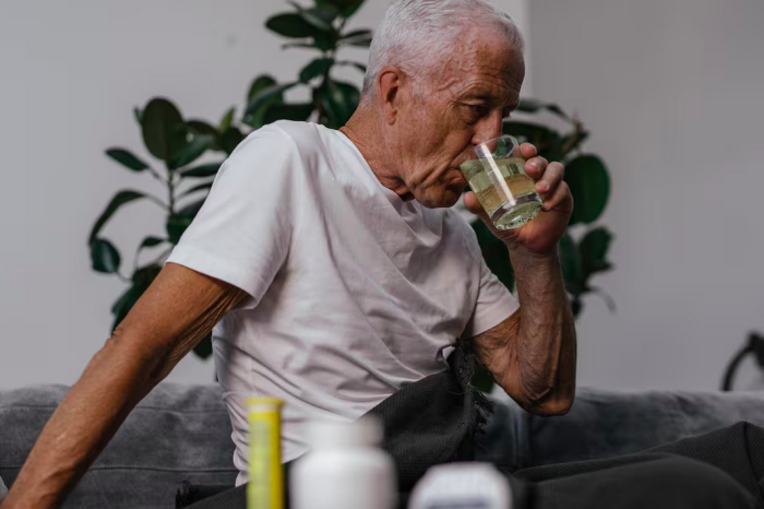 Bebidas que podrían aumentar el riesgo de Alzheimer, según experto