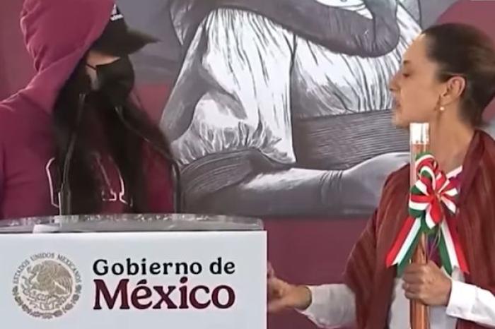 María Elena denuncia falta de justicia en Oaxaca durante inauguración de carretera por Sheinbaum