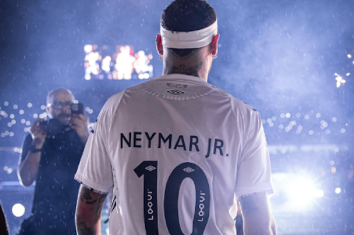 Neymar regresa a casa: El astro brasileño vu