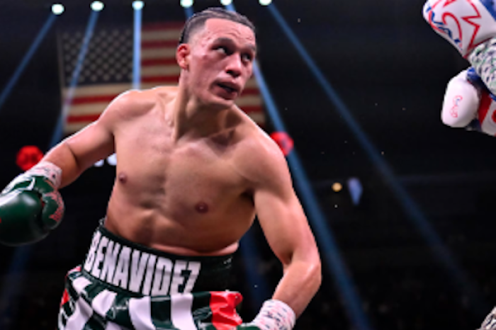 Benavidez supera a Morell en una intensa bata