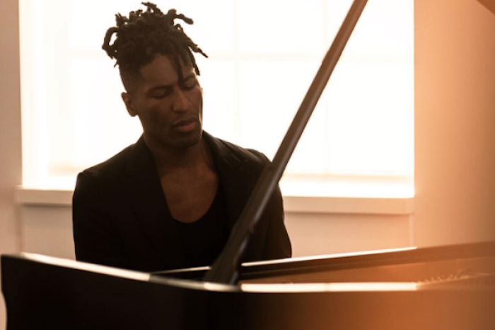 Jon Batiste, el toque sureño del Super Bowl 