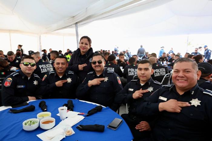 Reconoce San Pedro a policías por su labor y cercanía con ciudadanos