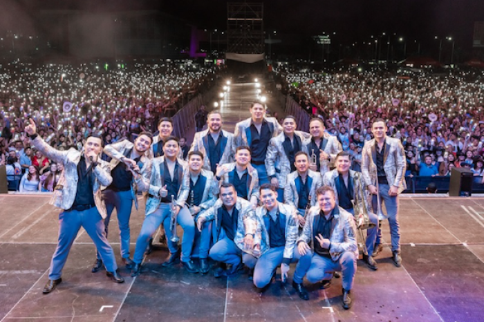 ¡Pánico en el Carnaval! La Arrolladora aban