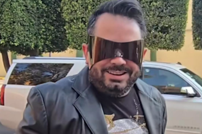 José Eduardo Derbez desata burlas con extravagantes lentes de Balenciaga