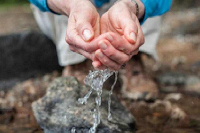 Escasez de agua y almacenamiento inadecuado elevan riesgos de enfermedades