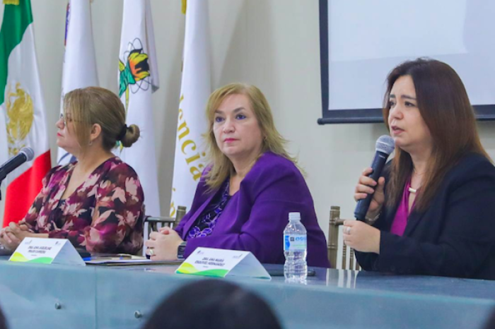 Abordan experiencias profesionales y de vida en foro “De mujer a mujer”